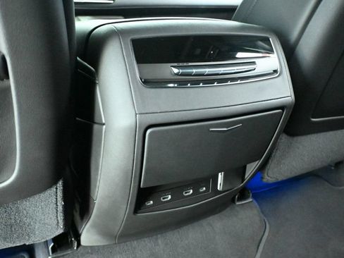 Used 2021 Cadillac Escalade Sport RWD image 19