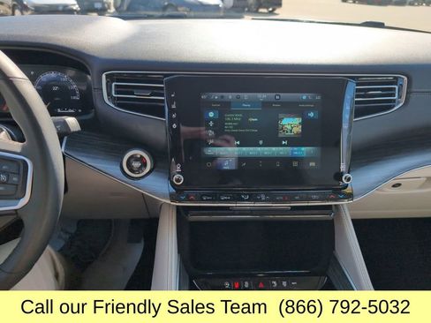 Used 2024 Jeep Wagoneer L Series II w/ Flexible Seating Group image 19