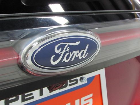 Used 2018 Ford Edge Titanium w/ Technology Package FWD image 33