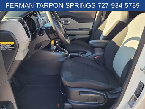 Used 2018 Kia Soul Base 4D Hatchback image 14