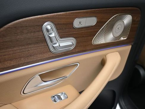 New 2026 Mercedes-Benz GLS 450 4MATIC image 29
