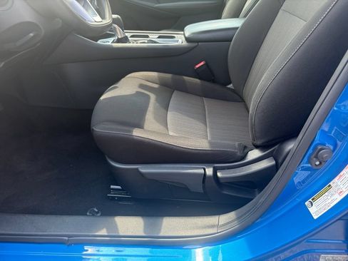 Used 2024 Nissan Sentra SV FWD image 13