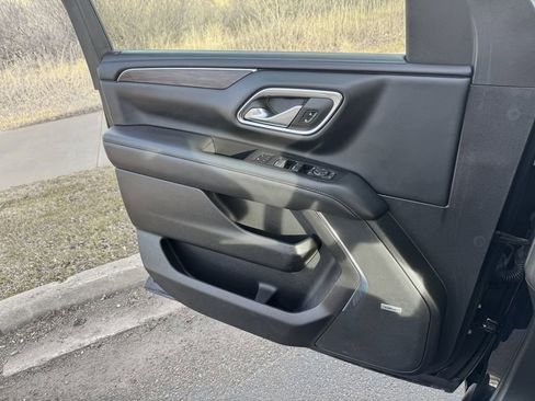 Used 2023 Chevrolet Tahoe LT w/ Luxury Package image 12