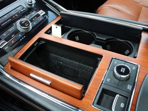 Used 2019 Lincoln Navigator L Reserve AWD/4WD image 17