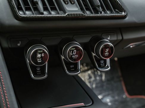 Used 2021 Audi R8 V10 RWD image 25