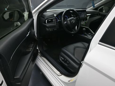 Used 2024 Toyota Camry SE FWD image 11