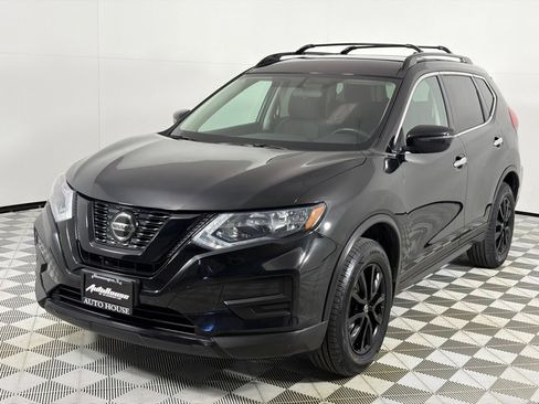 Used 2018 Nissan Rogue SV image 10