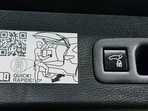 Used 2022 Toyota Sienna XLE w/ XLE Plus Package FWD image 32