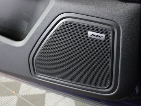 Used 2022 Porsche Macan w/ Premium Package Plus image 17