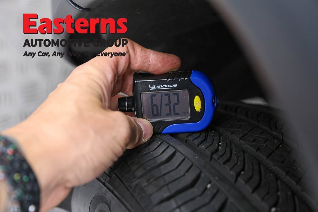 Used 2025 Jeep Compass Limited AWD/4WD image 29
