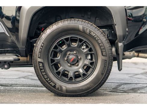 Used 2025 Toyota 4Runner TRD Off-Road image 5