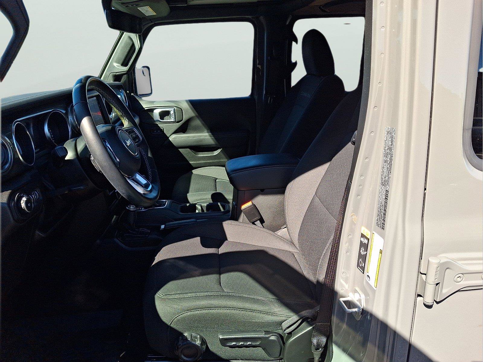 Used 2022 Jeep Wrangler Unlimited Sahara w/ Cold Weather Group AWD/4WD image 11
