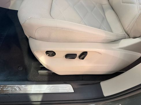 Used 2026 Volkswagen Atlas SE FWD image 18