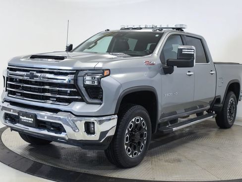 Used 2024 Chevrolet Silverado 3500 LTZ w/ LTZ Plus Package AWD/4WD image 21