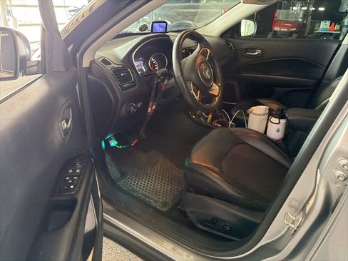 Used 2019 Jeep Compass Latitude AWD/4WD image 5