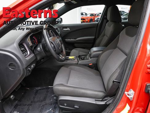 Used 2018 Dodge Charger SXT w/ Blacktop Package RWD image 13