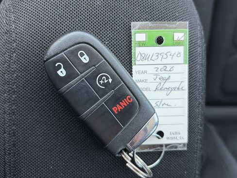 Used 2020 Jeep Renegade Latitude w/ Cold Weather Group AWD/4WD image 33