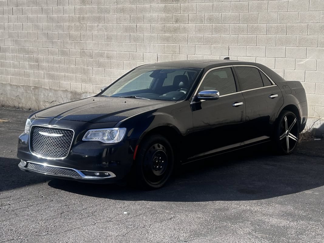 Used 2020 Chrysler 300 Limited AWD/4WD image 1