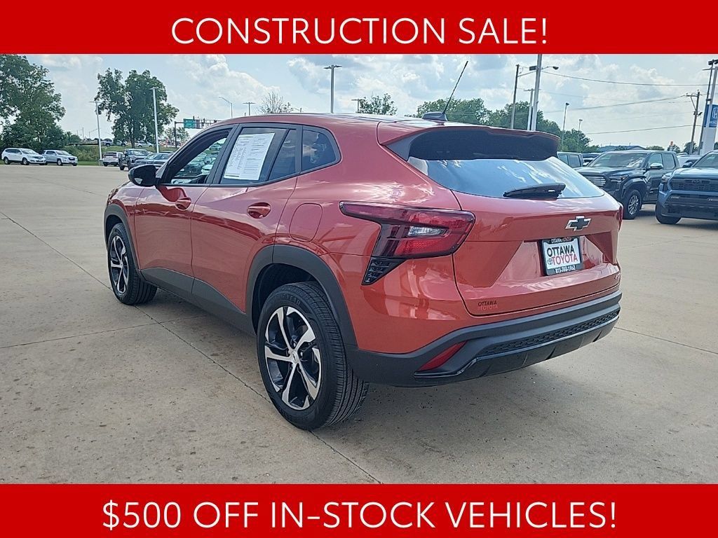 Used 2024 Chevrolet Trax RS FWD image 6