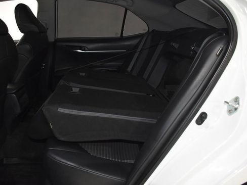 Used 2023 Toyota Camry SE image 29