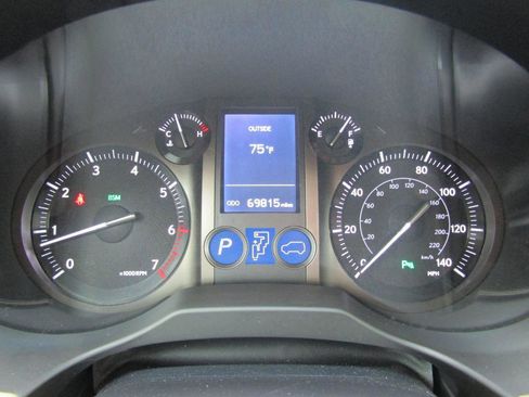 Used 2019 Lexus GX 460 Premium image 17