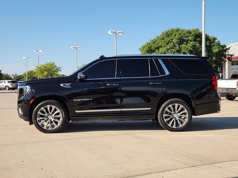 Used 2021 GMC Yukon Denali w/ Denali Premium Package AWD/4WD image 4