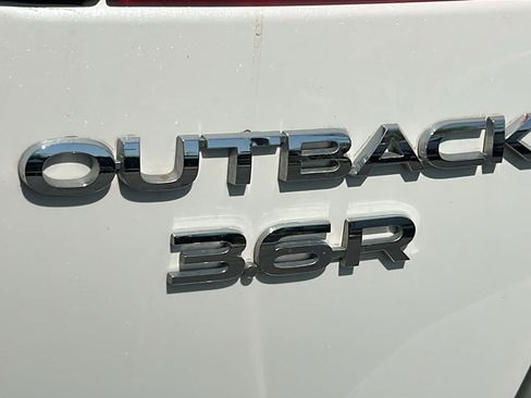 Used 2018 Subaru Outback 3.6R Limited AWD/4WD image 28