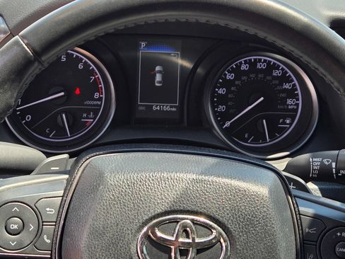 Used 2024 Toyota Camry SE FWD image 11