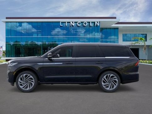 New 2026 Lincoln Navigator Reserve AWD/4WD image 3