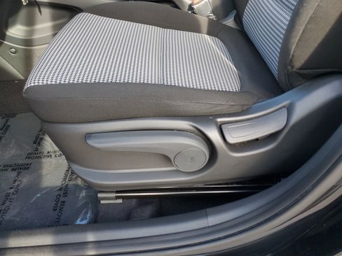 Used 2023 Hyundai Kona SE w/ Cargo Package image 12