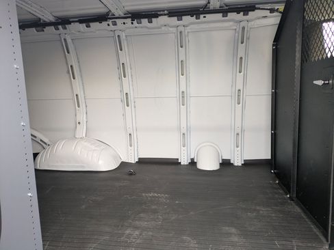 New 2025 GMC Savana 2500 Work Van w/ Safety Package image 18