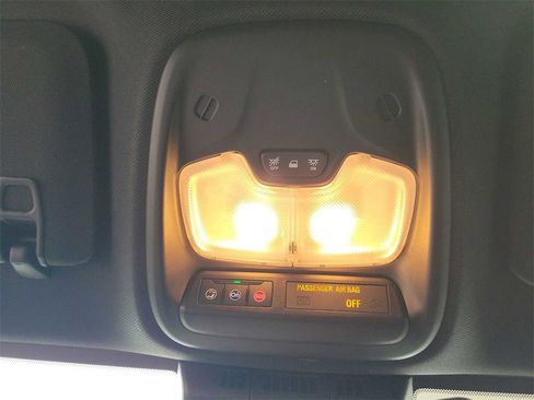 New 2024 Chevrolet Colorado LT w/ LT Convenience Package III image 35