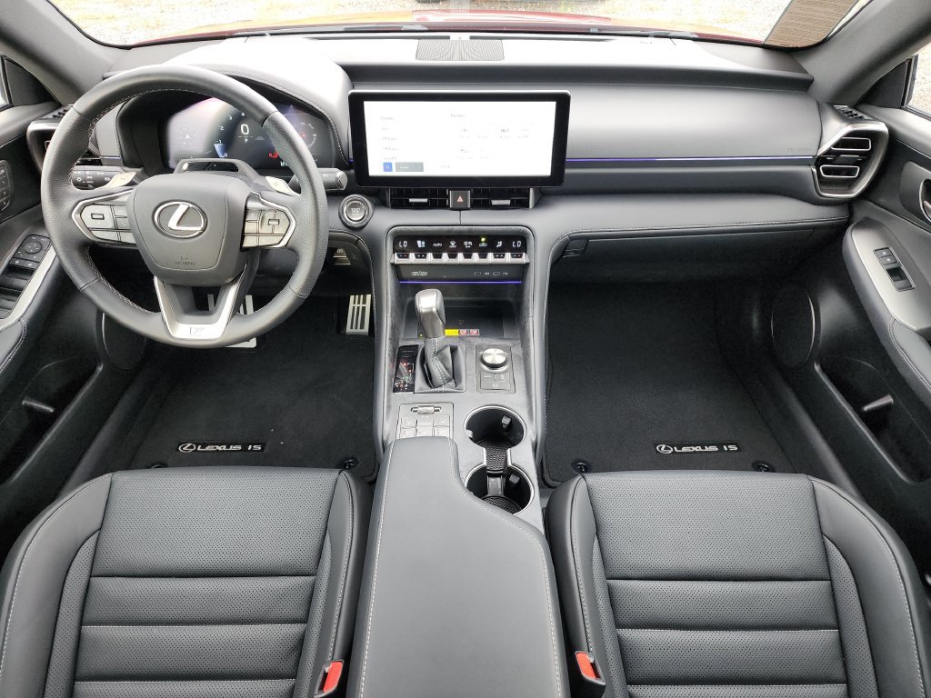 Used 2026 Lexus IS 350 F Sport w/ Technology Package RWD image 15
