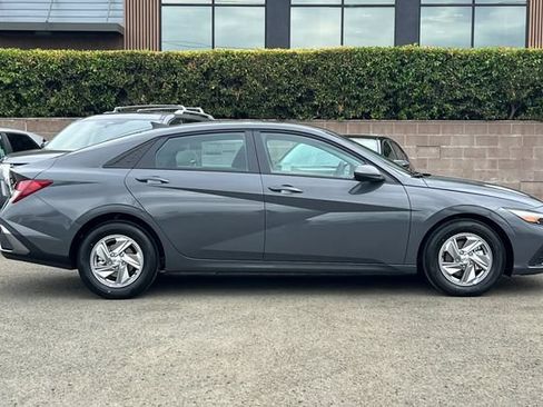 New 2026 Hyundai Elantra SE FWD image 5