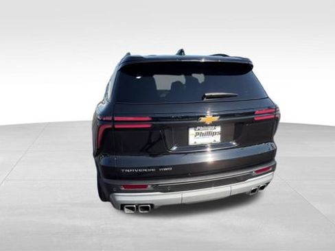 Certified 2025 Chevrolet Traverse LT w/ LPO, Cargo Package AWD/4WD image 5