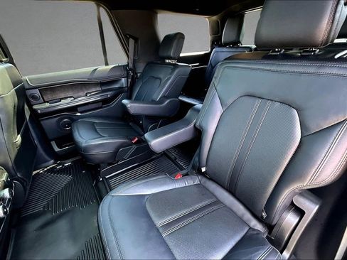 Used 2018 Ford Expedition Limited w/ Equipment Group 302A RWD image 26