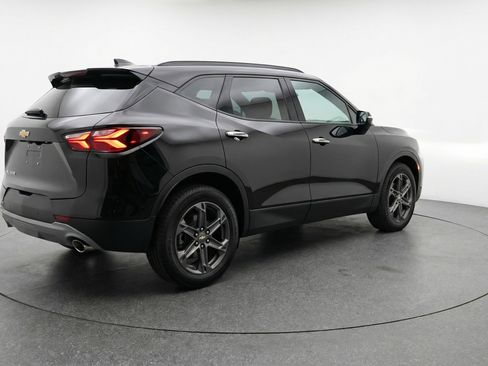 Used 2025 Chevrolet Blazer LT FWD image 9