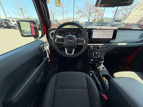 Used 2025 Jeep Wrangler Unlimited Sahara w/ Safety Group image 19