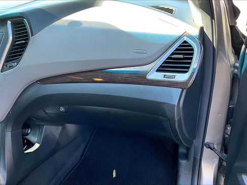 Used 2018 Hyundai Santa Fe Sport FWD image 26