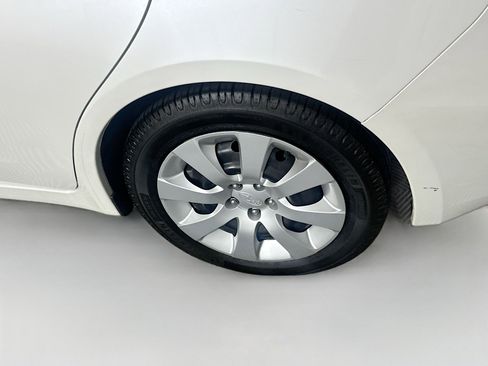 Used 2010 Subaru Impreza 2.5i AWD/4WD image 11