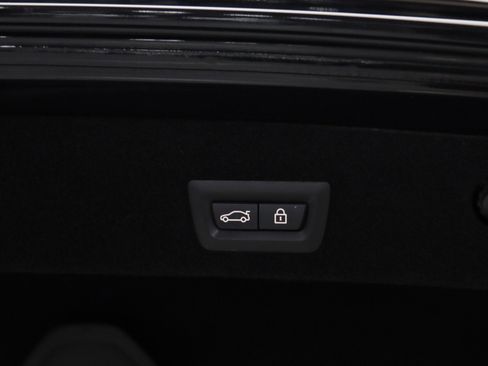 Used 2018 BMW 750i xDrive AWD/4WD image 34