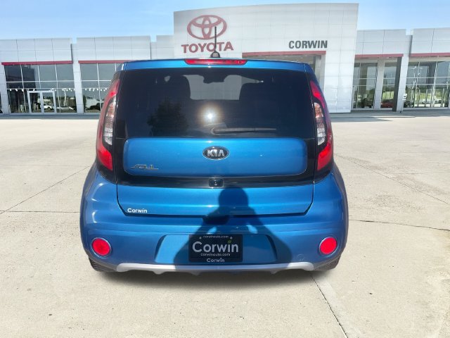 Used 2018 Kia Soul + FWD image 4