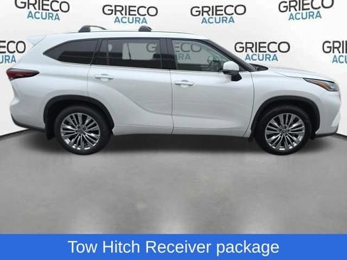 Used 2026 Toyota Highlander Platinum AWD/4WD image 8