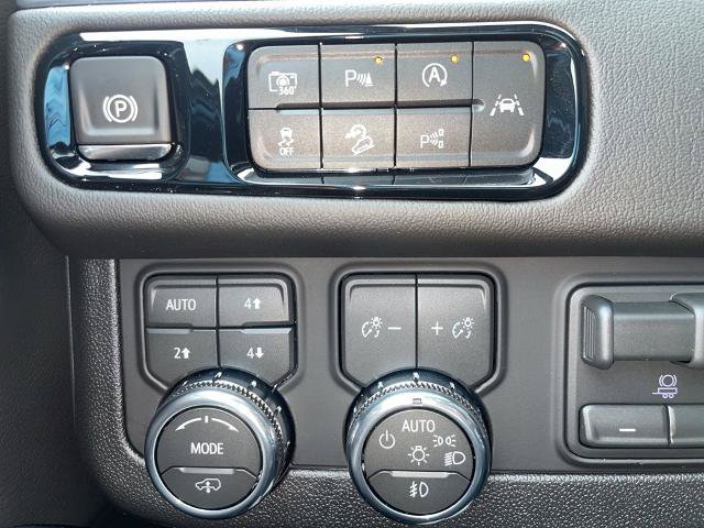 New 2026 GMC Yukon Denali w/ Denali Reserve Package AWD/4WD image 19