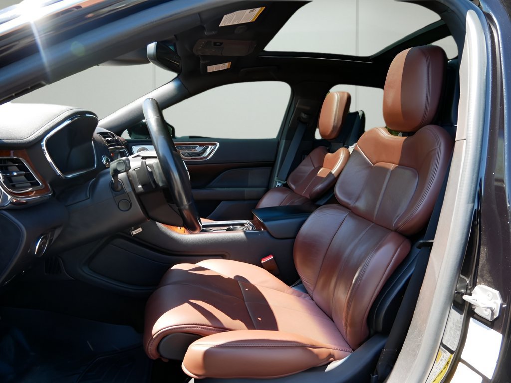 Used 2020 Lincoln Continental Reserve w/ Luxury Package FWD image 10