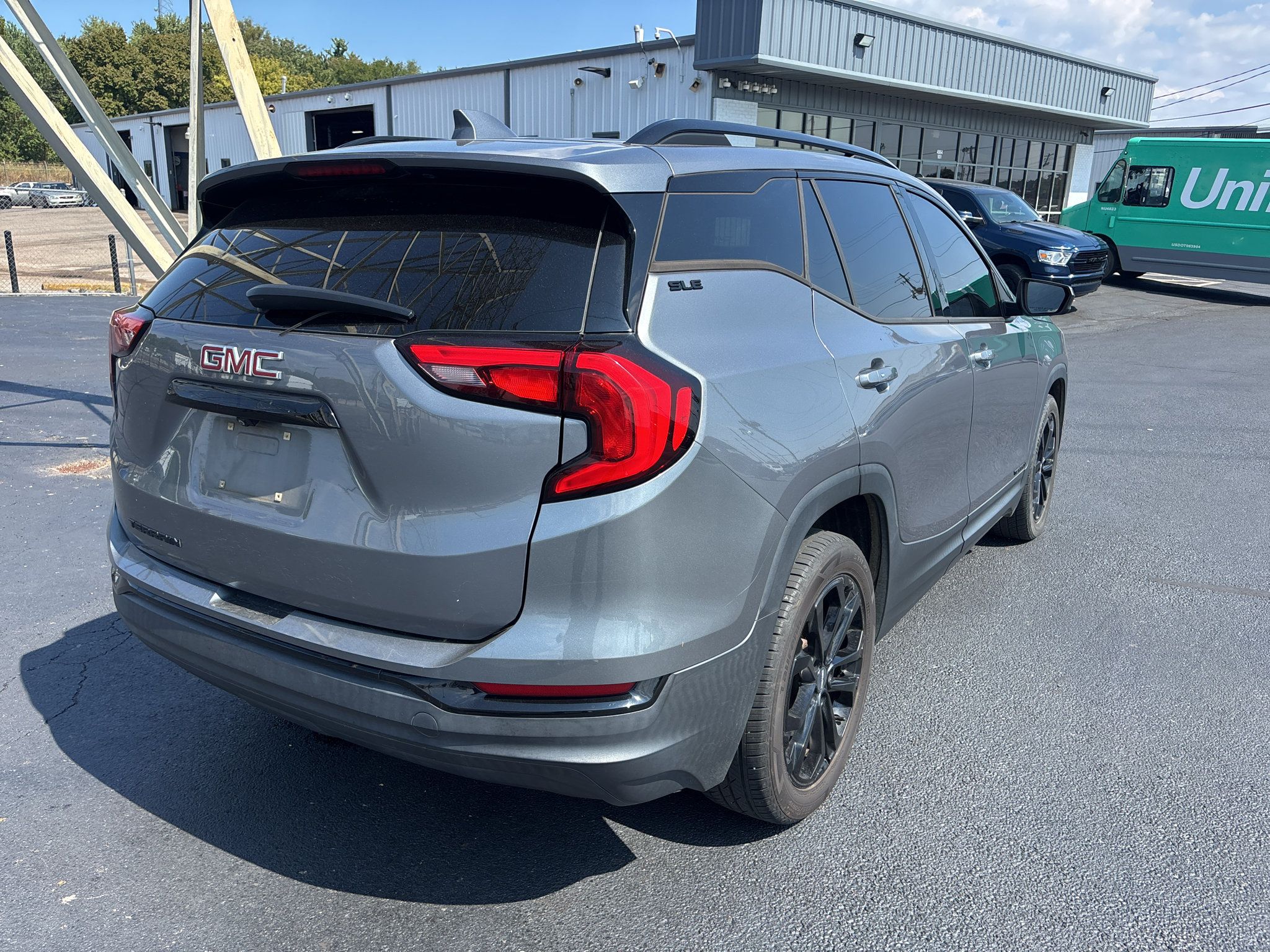 Used 2020 GMC Terrain SLE w/ Driver Convenience Package FWD image 19