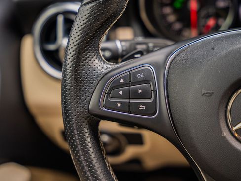 Used 2019 Mercedes-Benz GLA 250 image 27