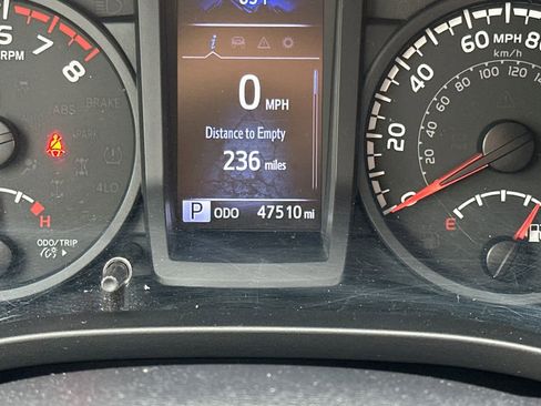 Used 2022 Toyota Tacoma SR image 23