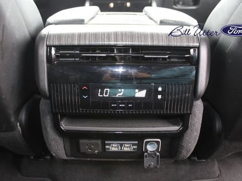 Used 2024 Jeep Wagoneer Series II w/ Flexible Seating Group AWD/4WD image 14