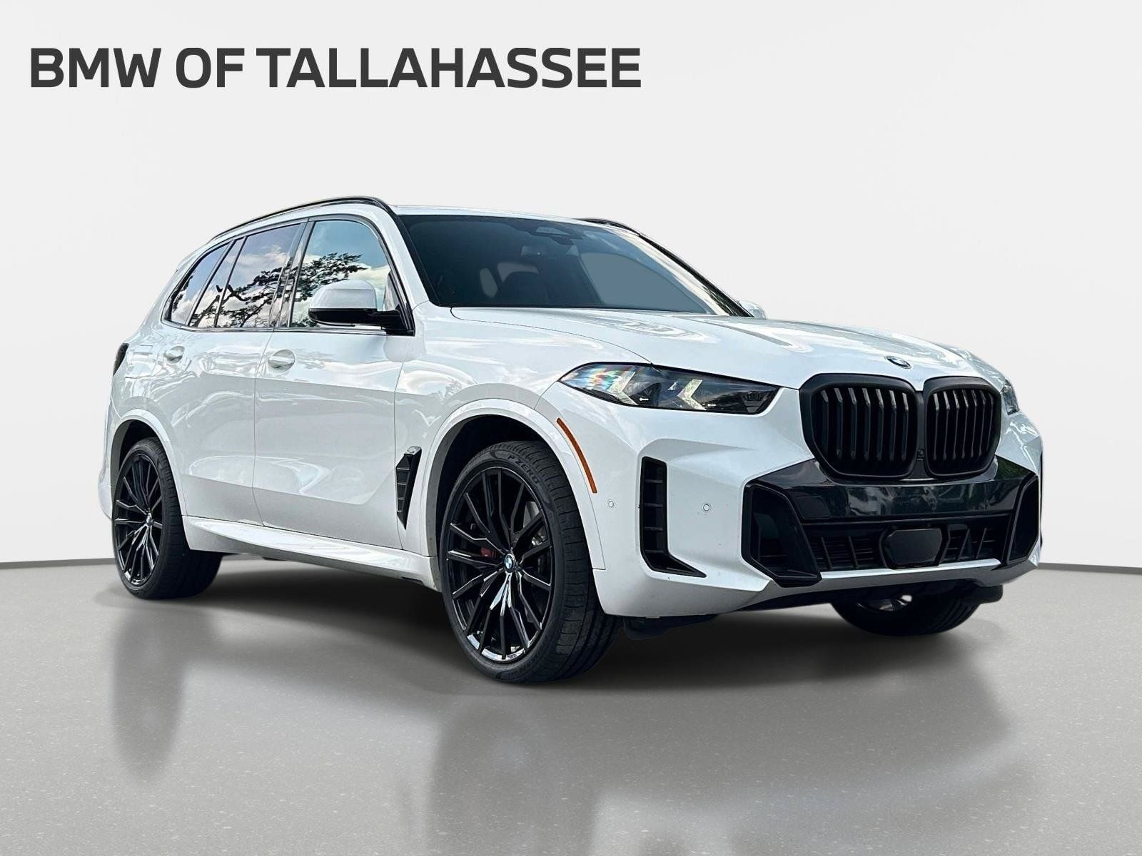 Used 2024 BMW X5 sDrive40i w/ M Sport Package RWD image 3